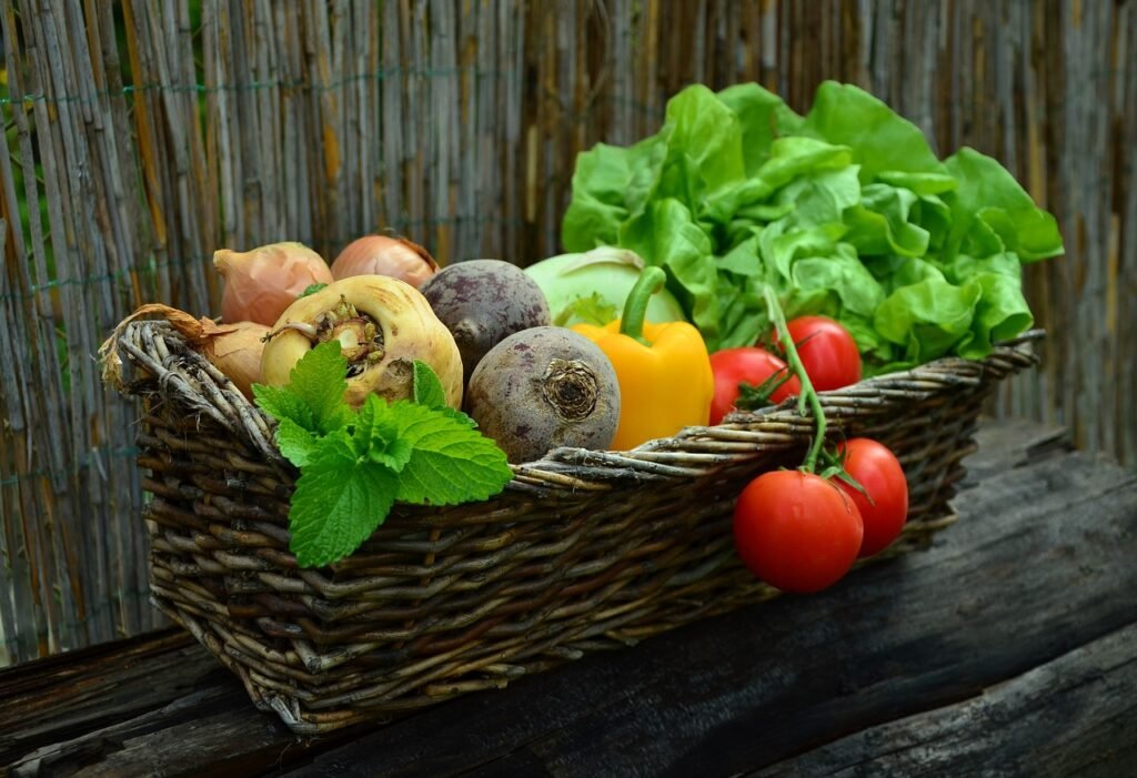 vegetables, basket, vegetable basket-752153.jpg